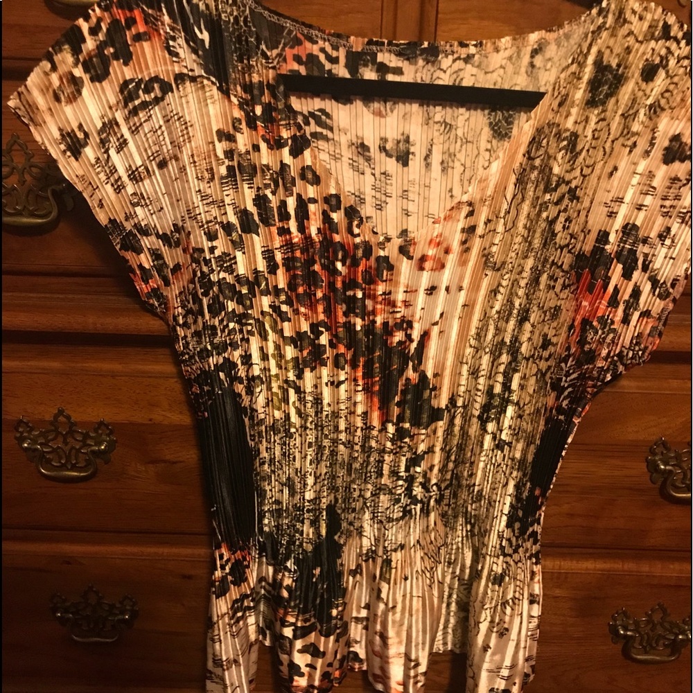 Accordion dress top